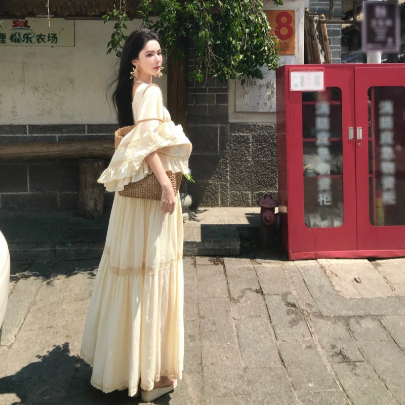 New Elegant Square Neck Trumpe - огляд і ціна Embellish Knit
